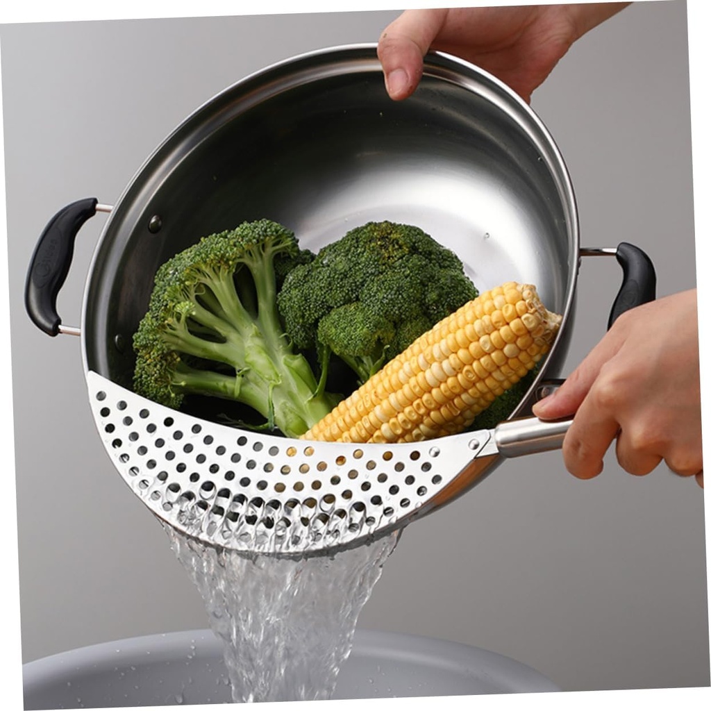 stainless-steel-pasta-strainer-draining--6.jpg