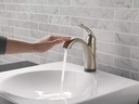 delta-faucet-lahara-single-hole-bathroom-5.jpg
