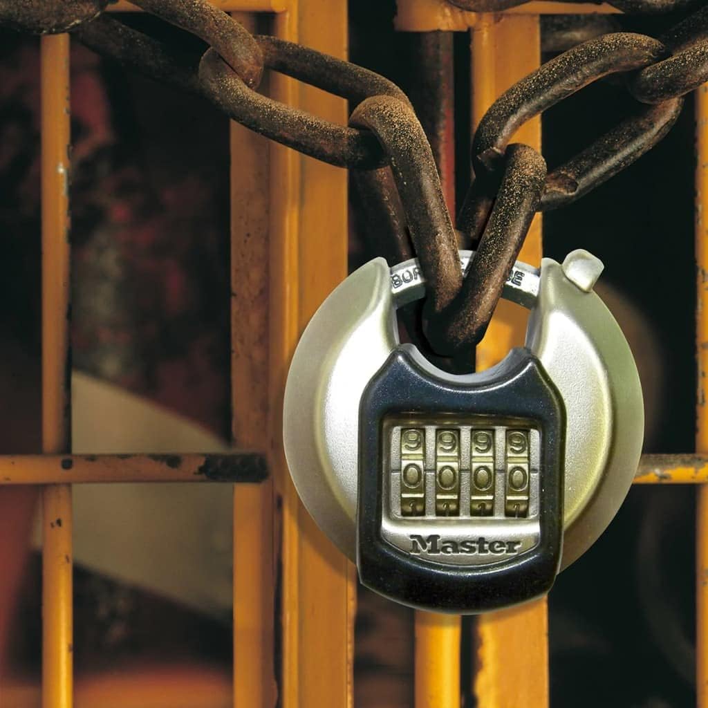 master-lock-heavy-duty-disc-padlock-comb-3.jpg