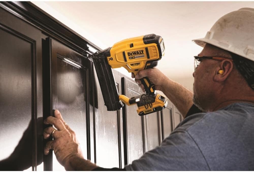 dewalt-dcn680b-20v-max-xr-18-ga-cordless-5.jpg