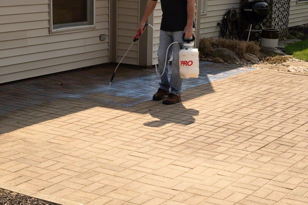 low-gloss-patio-paver-sealer---clear-wat-4.jpg
