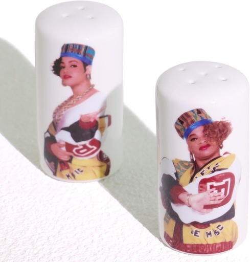 [BRSREFL6DJ5ROC32] Ceramic Salt and Pepper Shakers Set - Cute Salt Shaker and Pepper Shaker for Kitchen Table Decor - Vintage Style Farmhouse Salt & Pepper Dispenser (White)